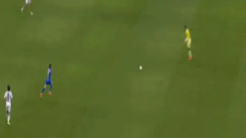 曼城31轮3-1逆转胜莱斯特城，斯通斯远射制胜，哈兰德双响，积分差距收窄，逼近榜首！